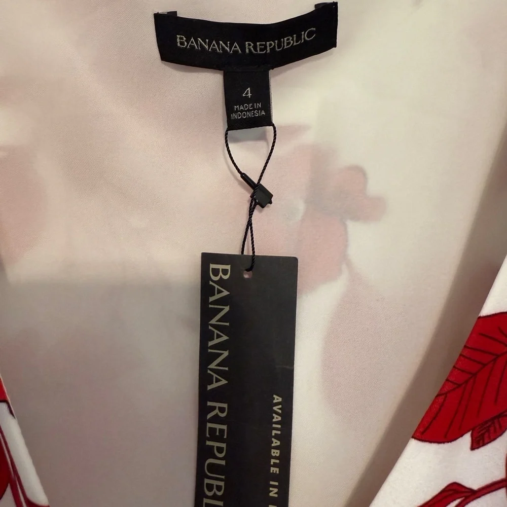 Banana Republic Dress Red and White Floral Leaf Faux Crossover Size 4 NWT - Picture 3 of 13